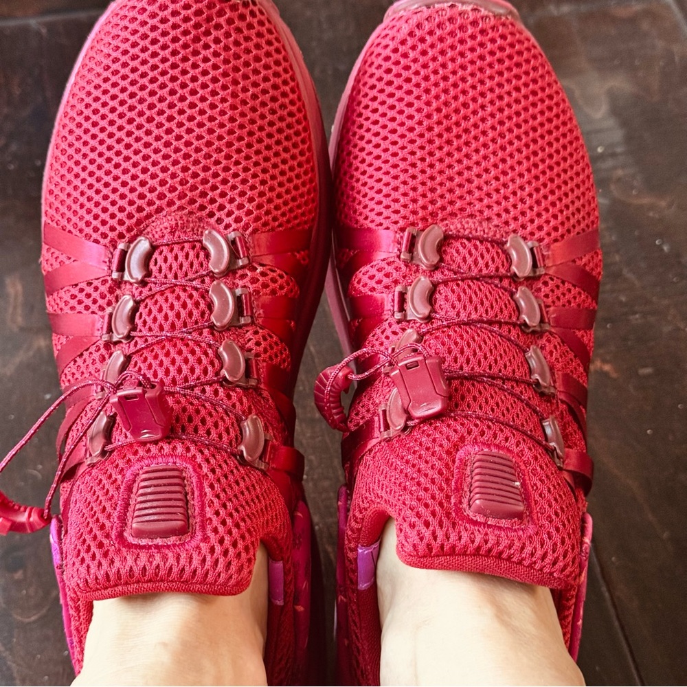 Nike NIKE WOMEN' SHOX Gravity Red Crush/Wild Cherry Running Shoe Size 8.5